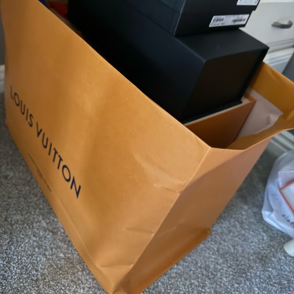 Louis Vuitton Empty boxes and dust bags - Picture 2 of 2